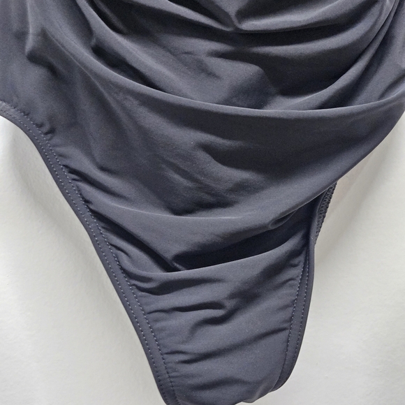 Miraclesuit Black Swimsuit Size 10 One Piece Ruched Underwire Bra Slimming - Picture 11 of 16